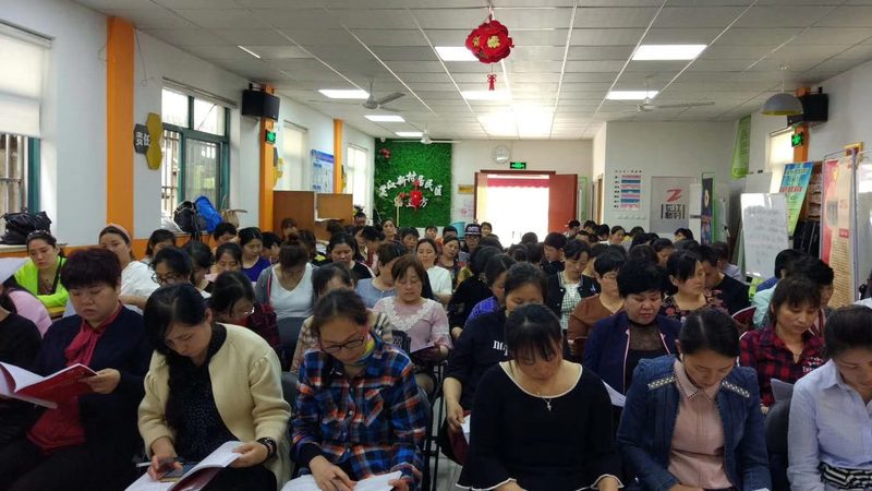 月嫂培训课程根据培训内容、时长和目标人群的不同，可以分为以下几类：